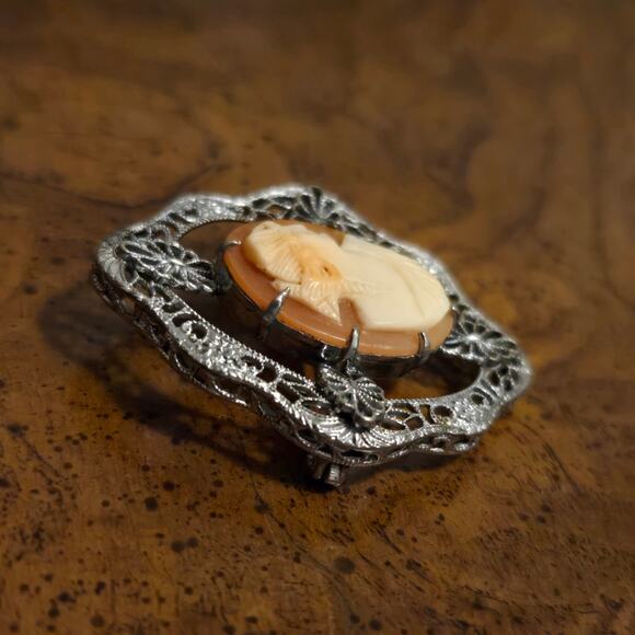 Vintage Cameo Brooch - Picture 4 of 9